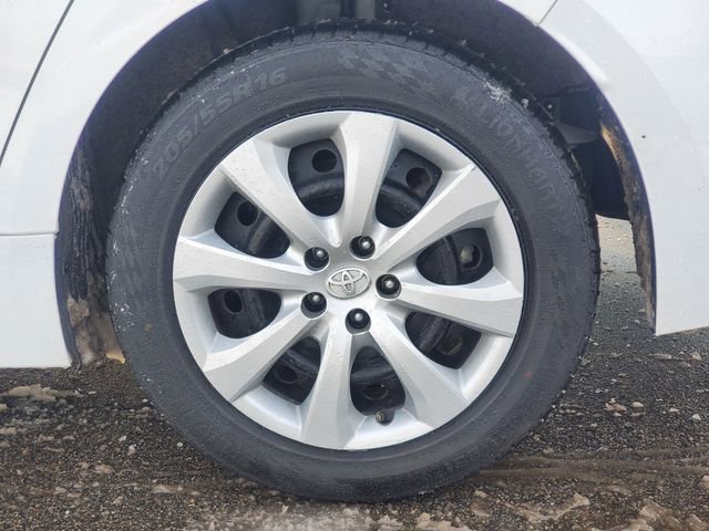 Used 2022 Toyota Corolla LE image 27