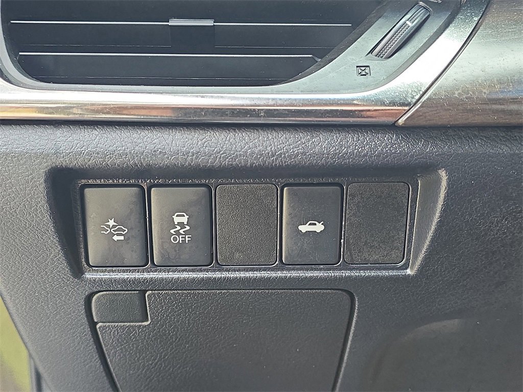 Used 2018 Toyota Avalon XLE image 25