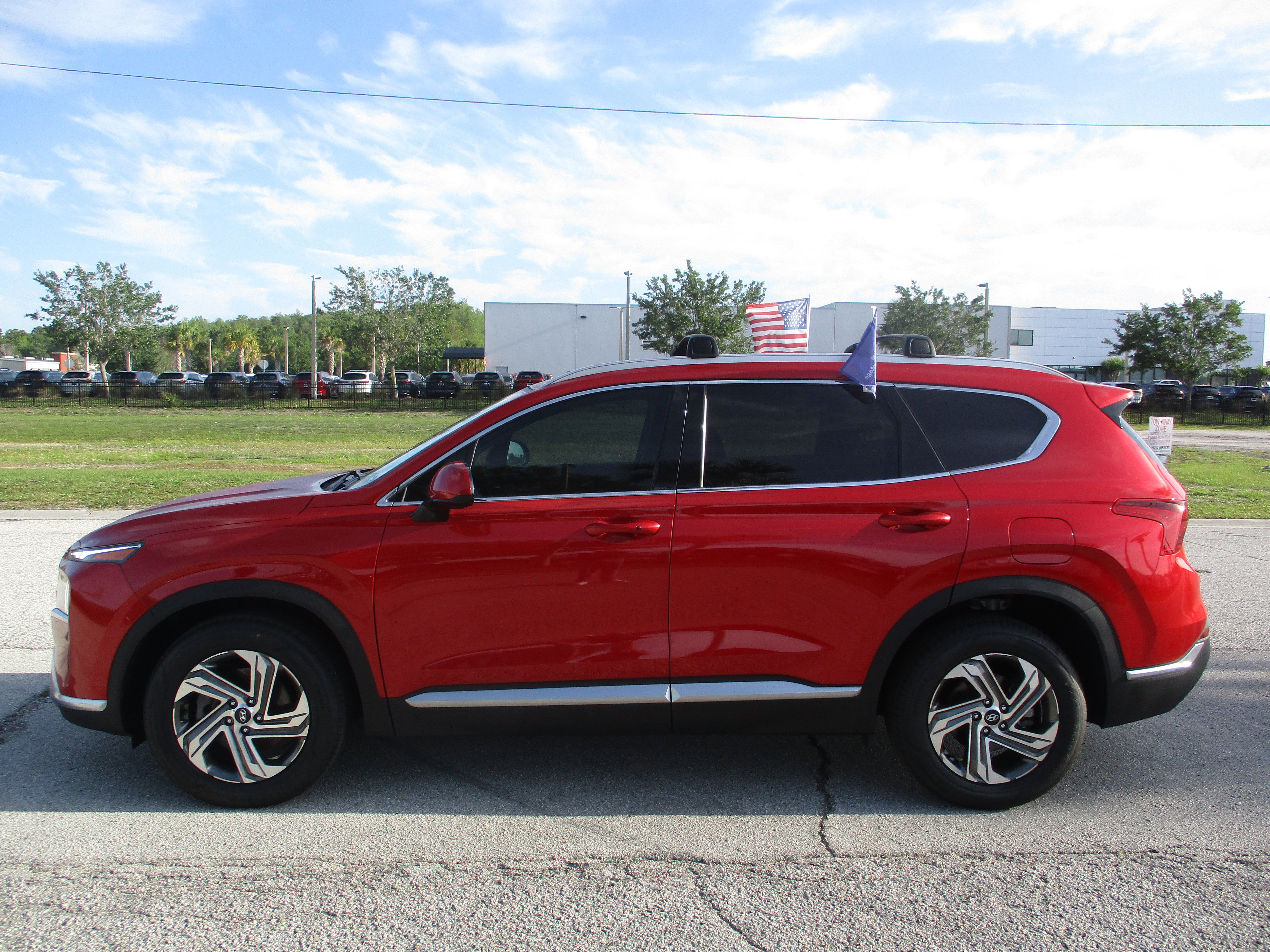 Used 2022 Hyundai Santa Fe SEL FWD image 2