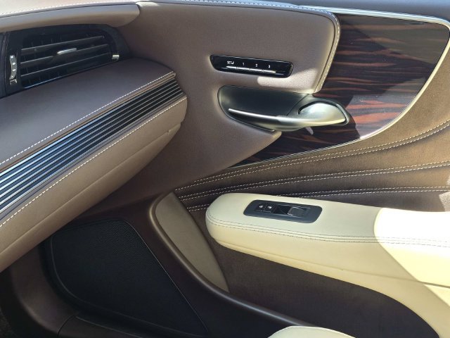 Used 2018 Lexus LS 500 w/ Interior Upgrade Package RWD image 24
