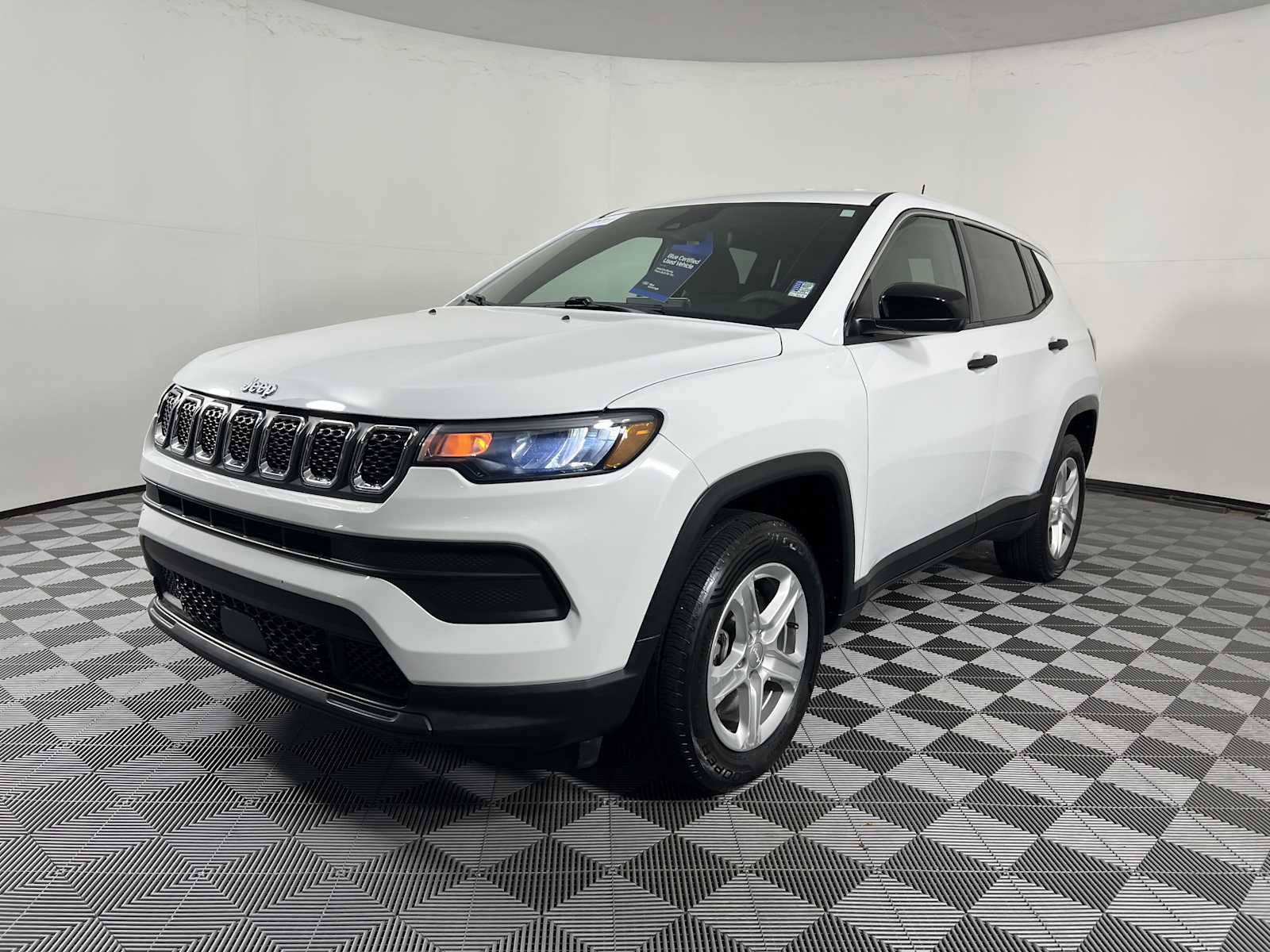 Used 2023 Jeep Compass Sport AWD/4WD image 5