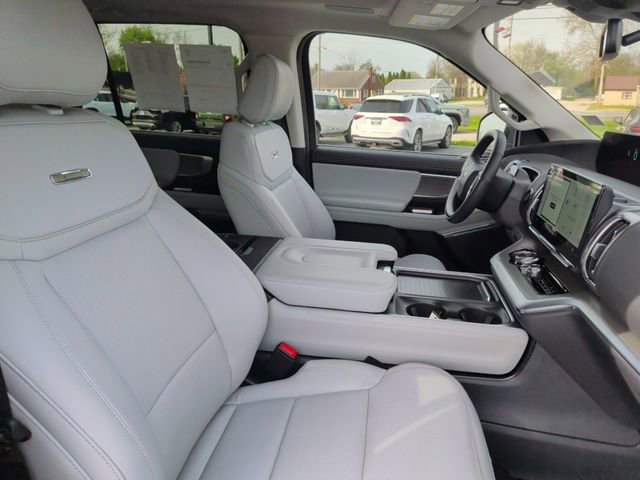 Certified 2025 Ford Expedition Platinum w/ Driver's Package AWD/4WD image 16
