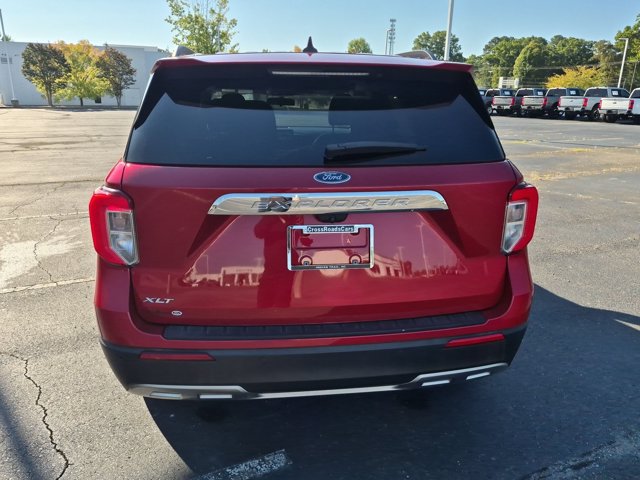 Certified 2022 Ford Explorer XLT w/ Equipment Group 202A RWD image 5