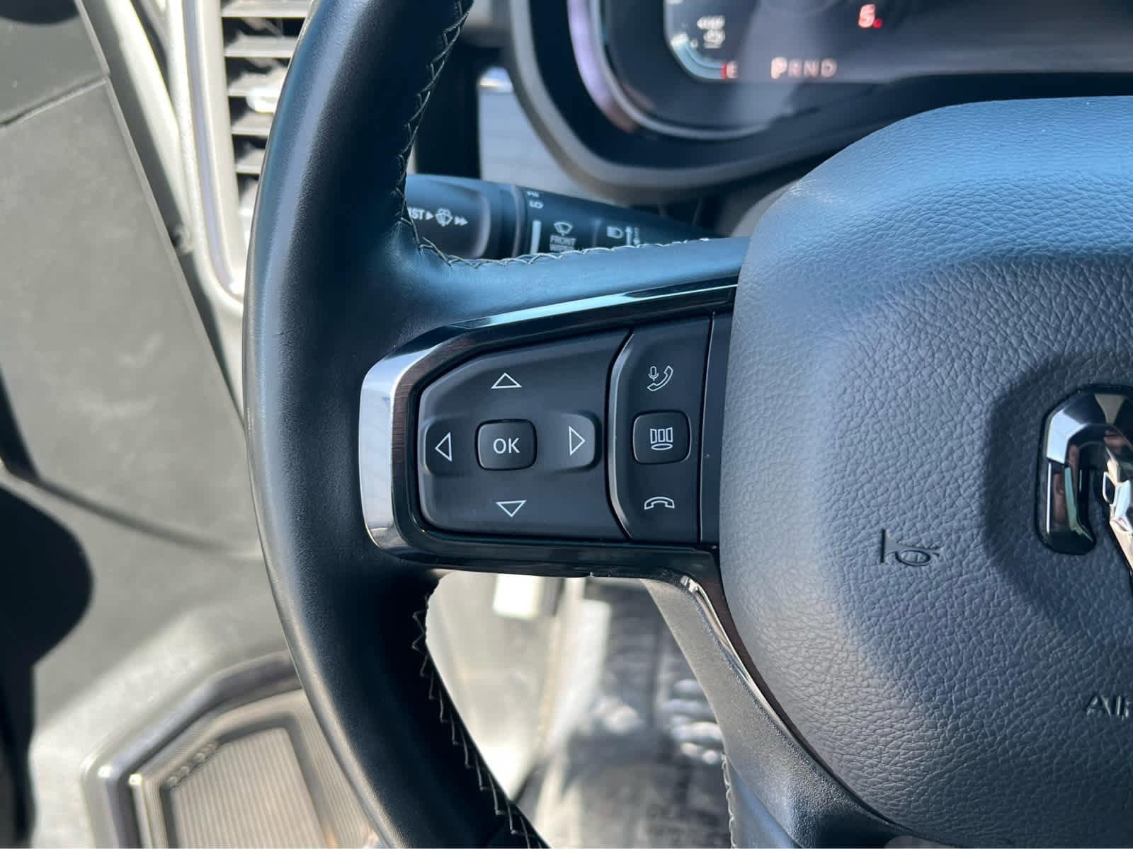 Used 2025 RAM 3500 Limited image 33