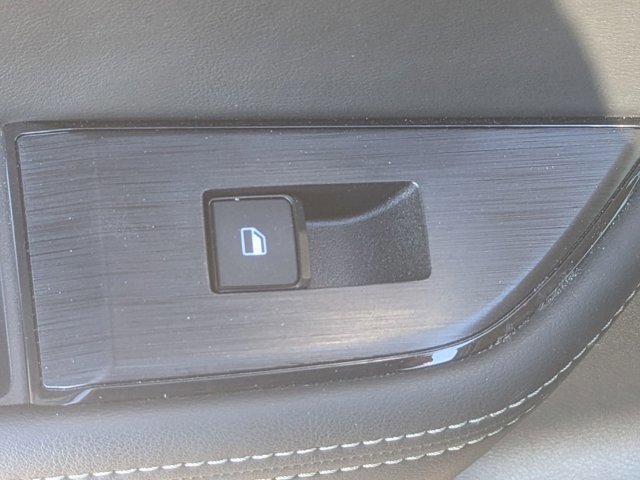 Used 2024 Nissan Rogue SV w/ SV Premium Package image 30