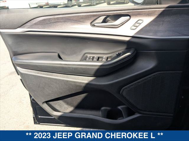 Used 2023 Jeep Grand Cherokee L Limited RWD image 10