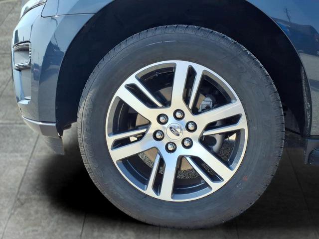 Certified 2024 Ford Expedition Max XLT RWD image 10