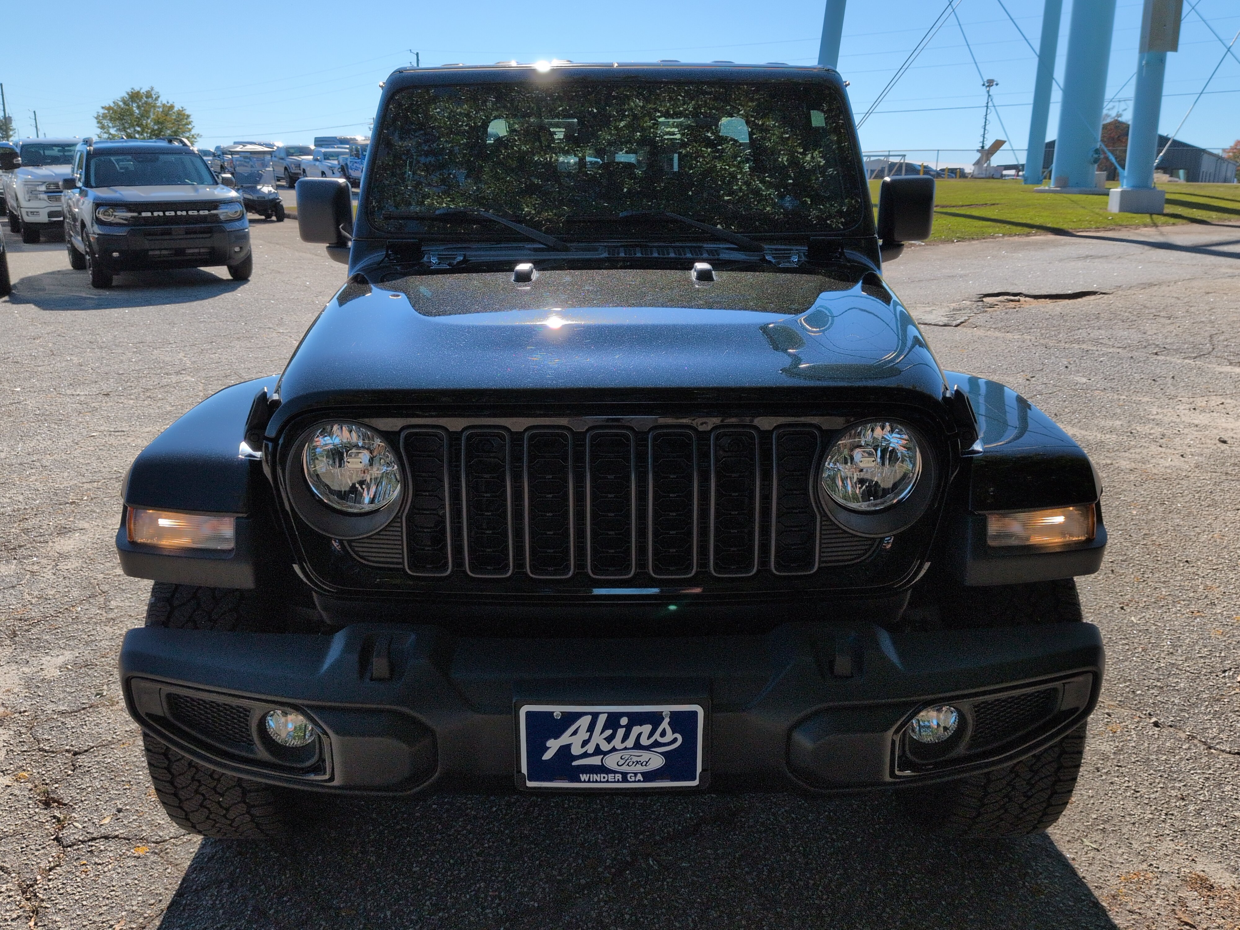 Used 2024 Jeep Gladiator Sport AWD/4WD image 7