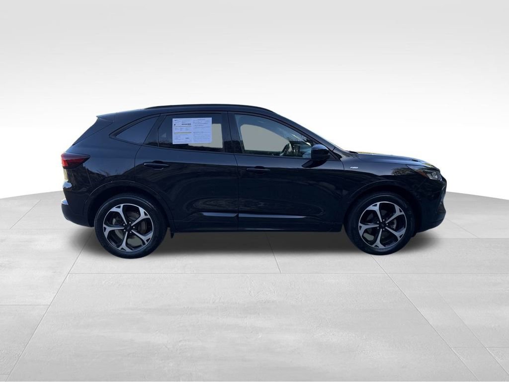 Certified 2023 Ford Escape ST-Line Select w/ Tech Pack #2 image 6