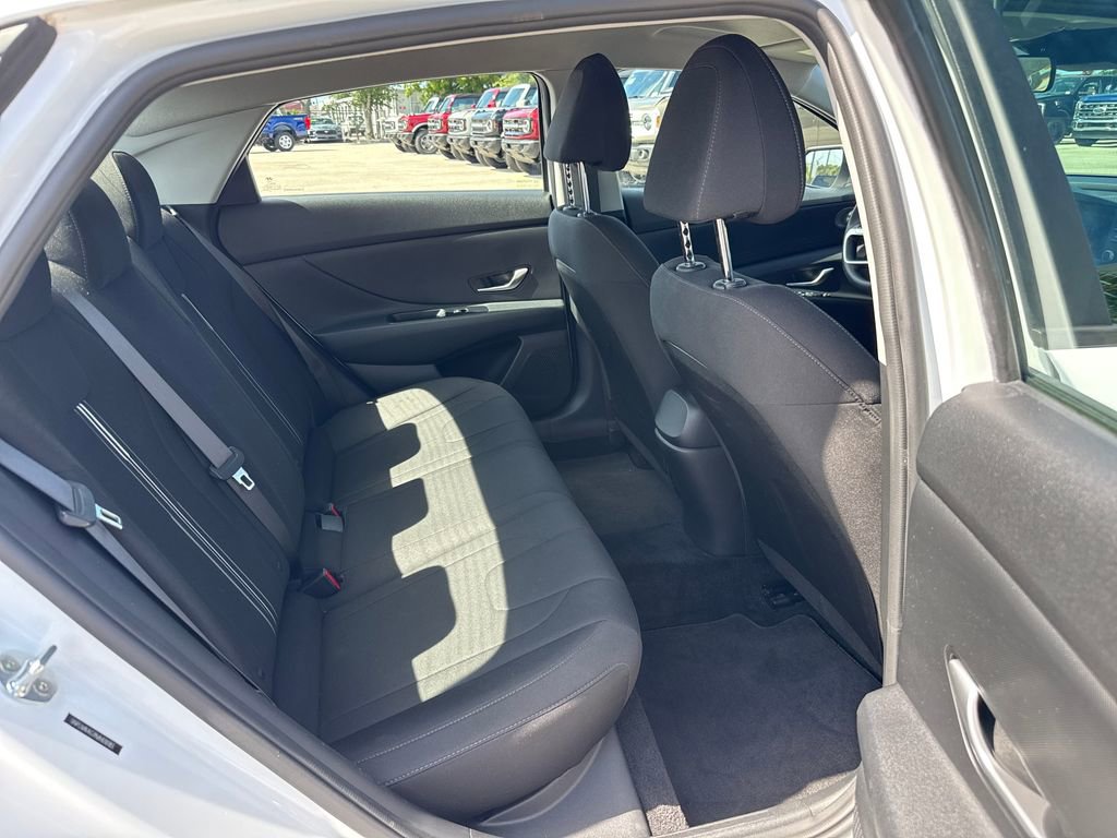 Used 2021 Hyundai Elantra SEL FWD image 24