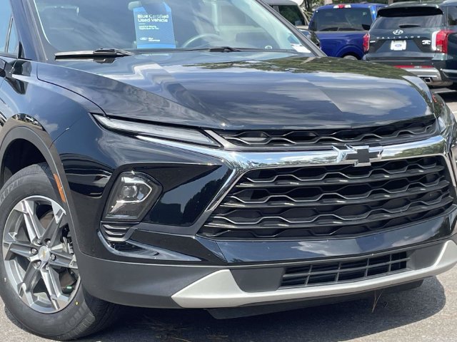 Used 2025 Chevrolet Blazer LT w/ Driver Confidence Package FWD image 2
