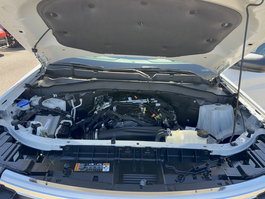 Certified 2025 Ford Explorer Active w/ Active Comfort Package image 38