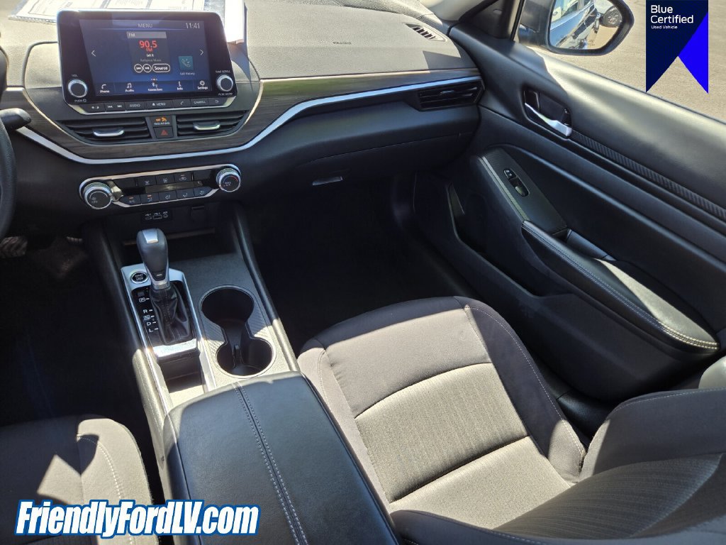 Used 2025 Nissan Altima 2.5 SV FWD image 16