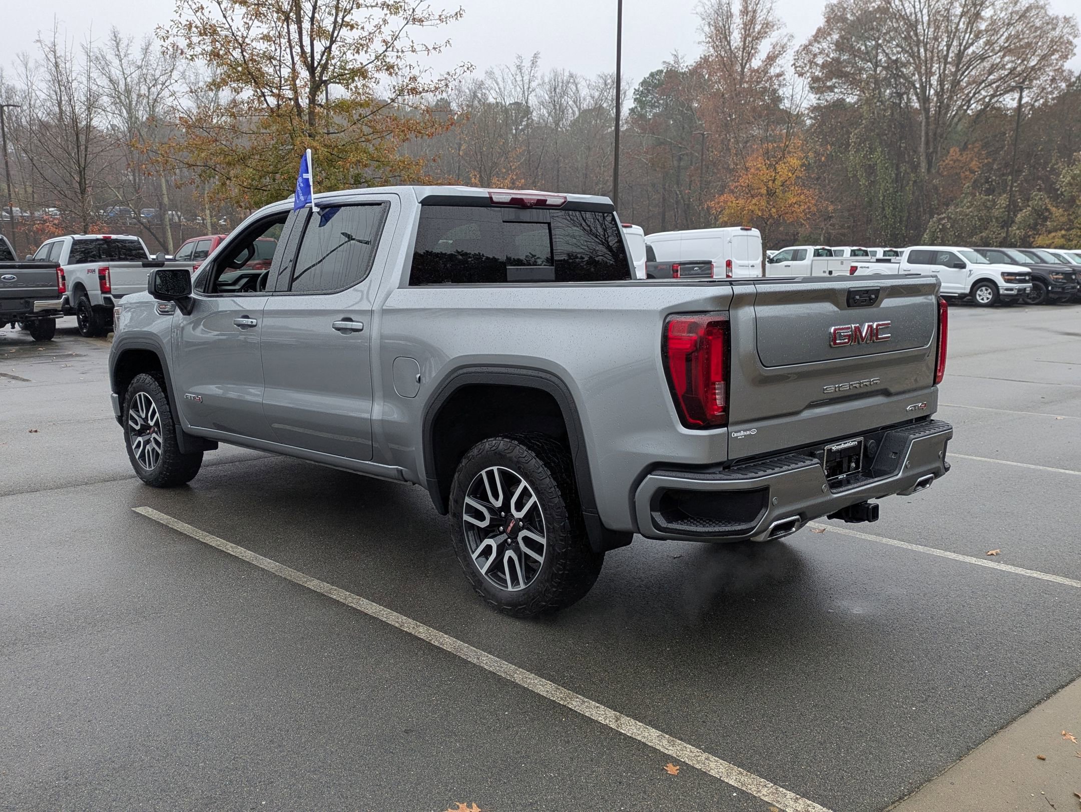 Used 2024 GMC Sierra 1500 AT4 w/ Technology Package image 6