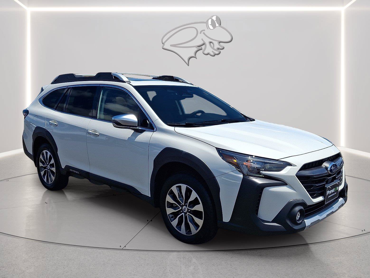 Used 2023 Subaru Outback Touring AWD/4WD image 6