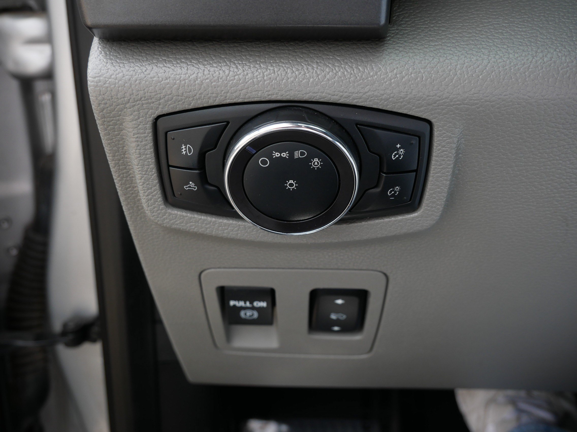 Certified 2019 Ford F150 XLT w/ Equipment Group 302A Luxury AWD/4WD image 26
