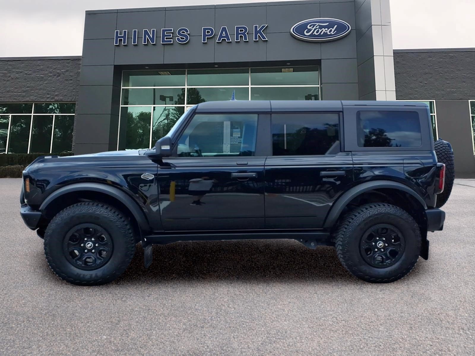 Certified 2022 Ford Bronco Wildtrak AWD/4WD image 4