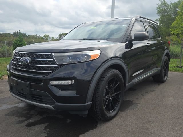 Certified 2020 Ford Explorer XLT w/ Equipment Group 202A AWD/4WD image 2