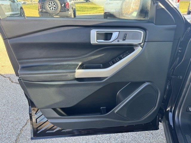 Certified 2023 Ford Explorer XLT w/ Equipment Group 202A image 9