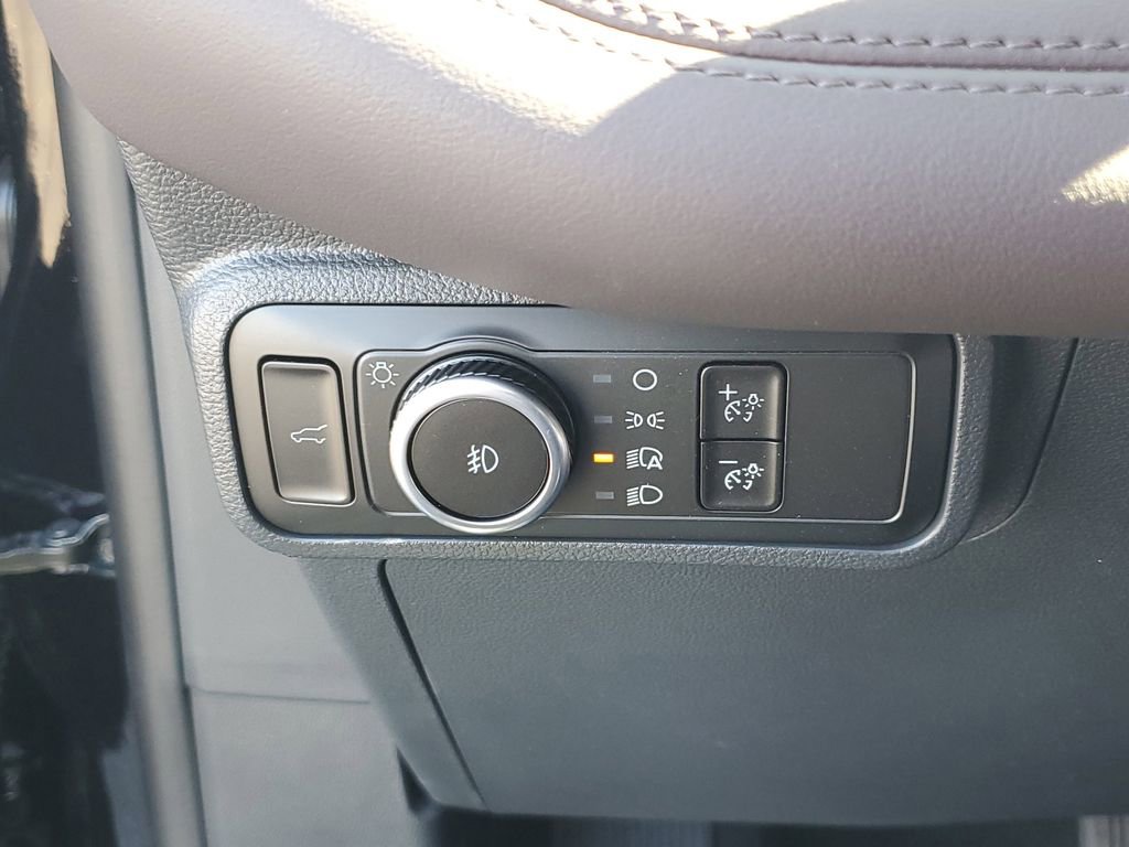 Certified 2026 Ford Explorer Platinum RWD image 30
