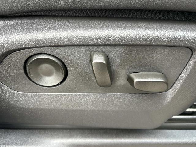 Used 2025 Chevrolet Silverado 1500 ZR2 w/ Technology Package image 25