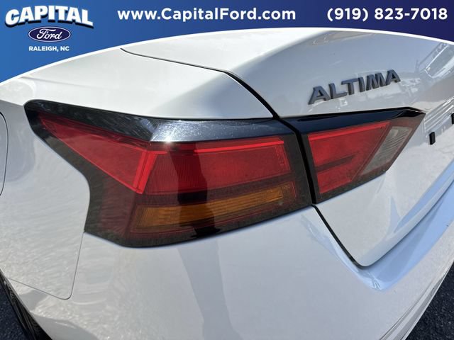 Used 2025 Nissan Altima 2.5 SV FWD image 15