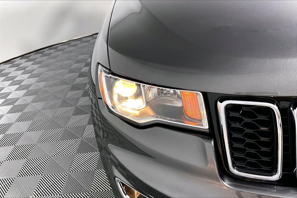 Used 2020 Jeep Grand Cherokee Limited AWD/4WD image 28