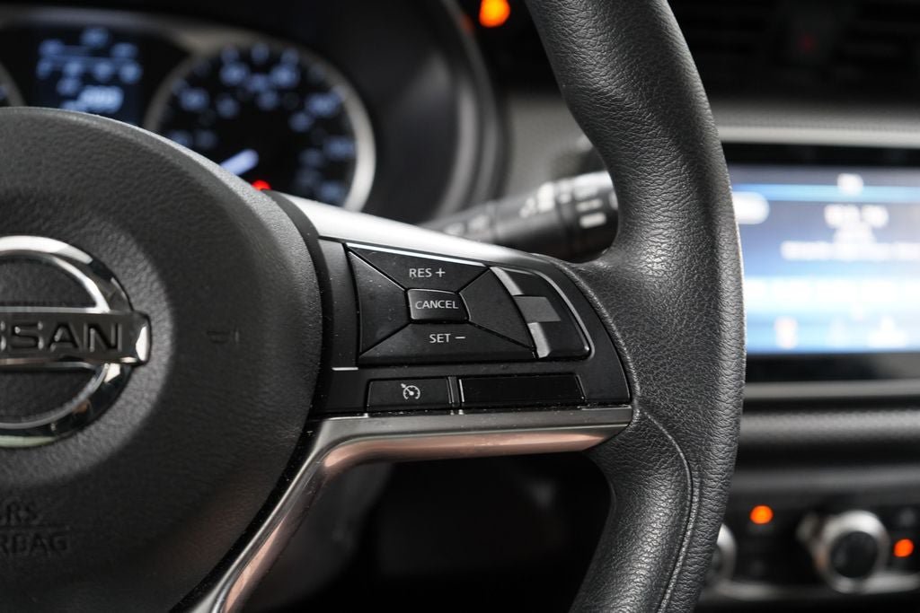 Used 2020 Nissan Kicks S FWD image 17