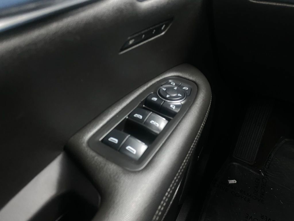 Used 2023 Cadillac XT6 Premium Luxury image 12