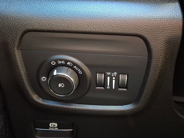 Used 2024 Jeep Grand Cherokee Limited image 27