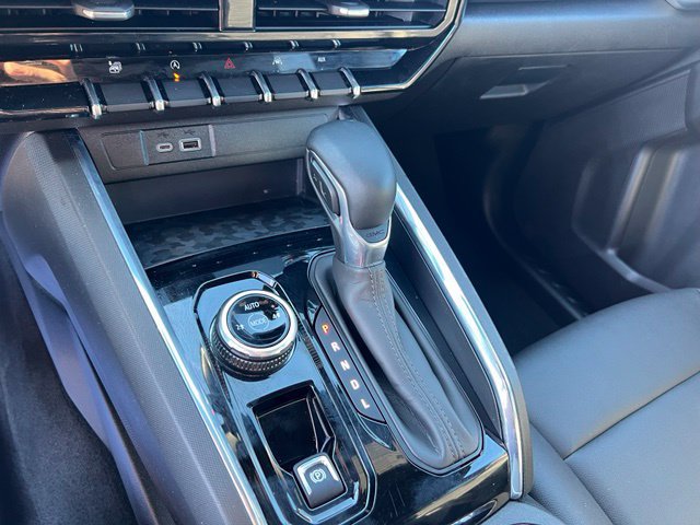 Used 2023 GMC Canyon Elevation w/ Elevation Premium Package AWD/4WD image 15
