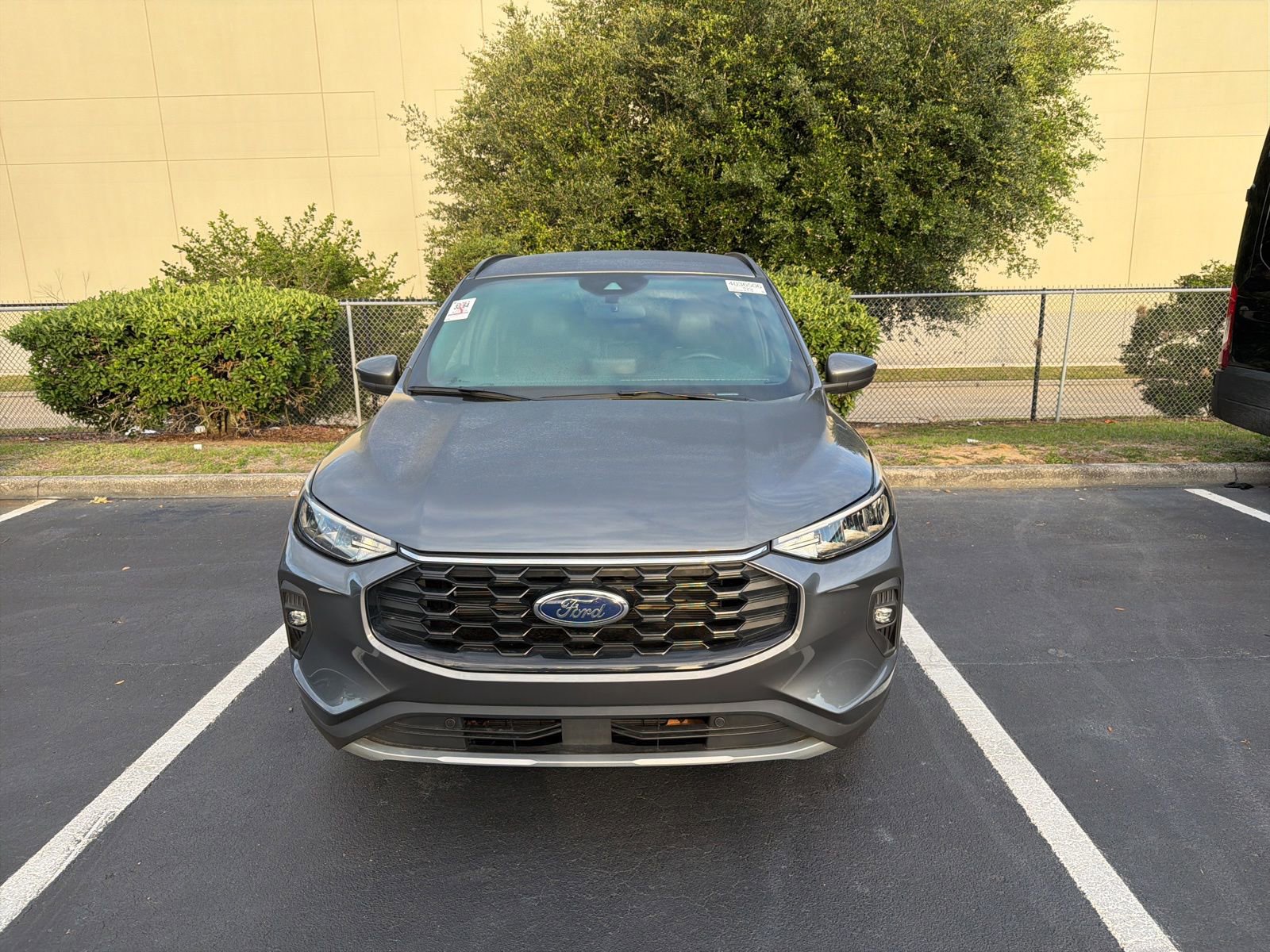 Certified 2025 Ford Escape ST-Line Select AWD/4WD image 18