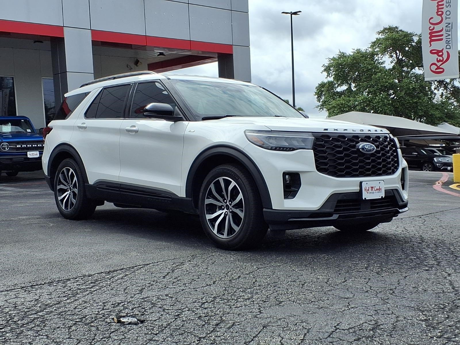 Certified 2025 Ford Explorer ST-Line RWD image 4