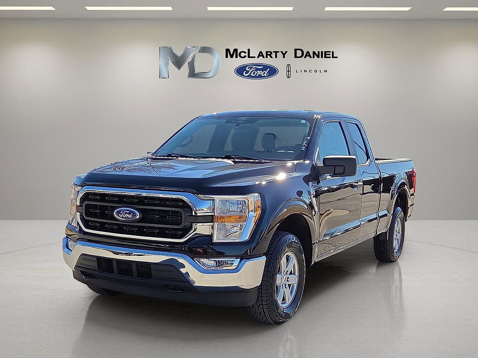 Certified 2022 Ford F150 XLT AWD/4WD image 2