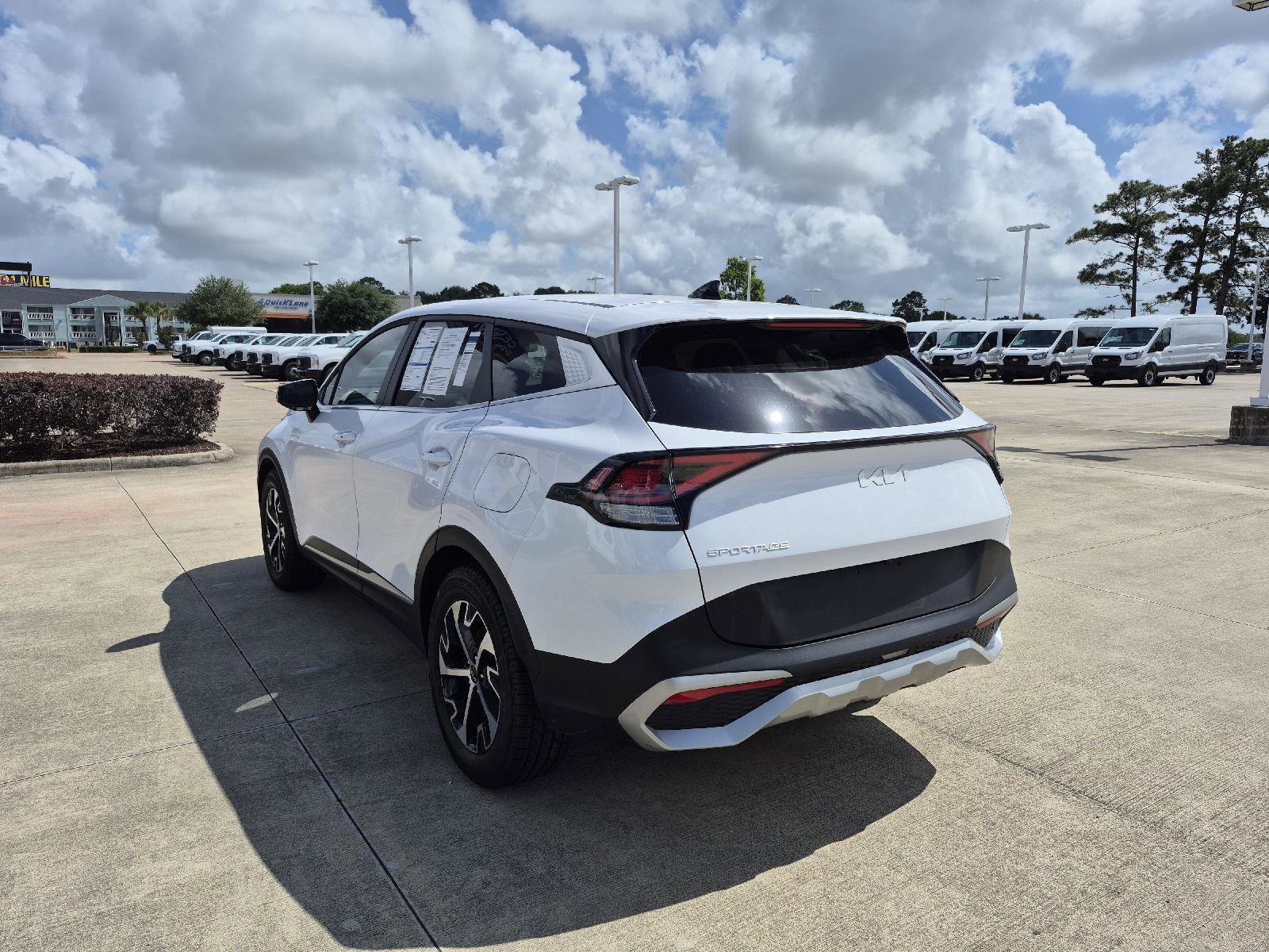 Used 2023 Kia Sportage EX FWD image 3
