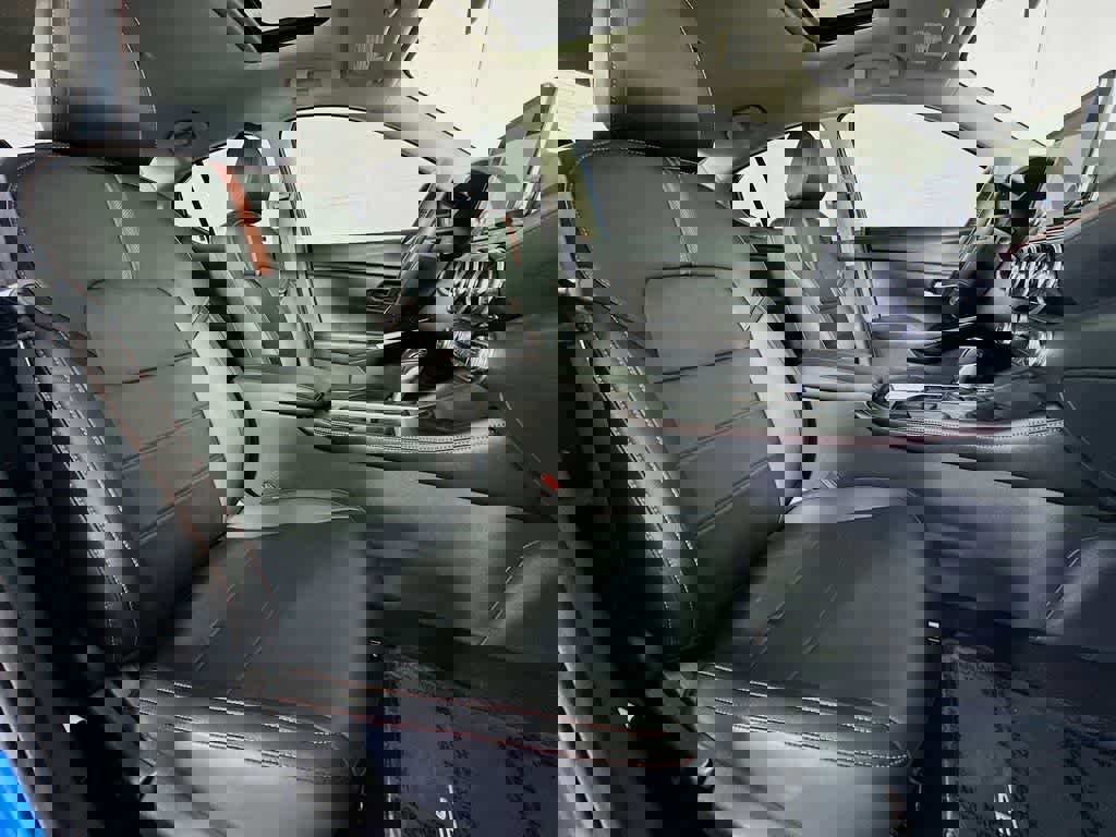 Used 2025 Nissan Sentra SR w/ SR Premium Package image 17