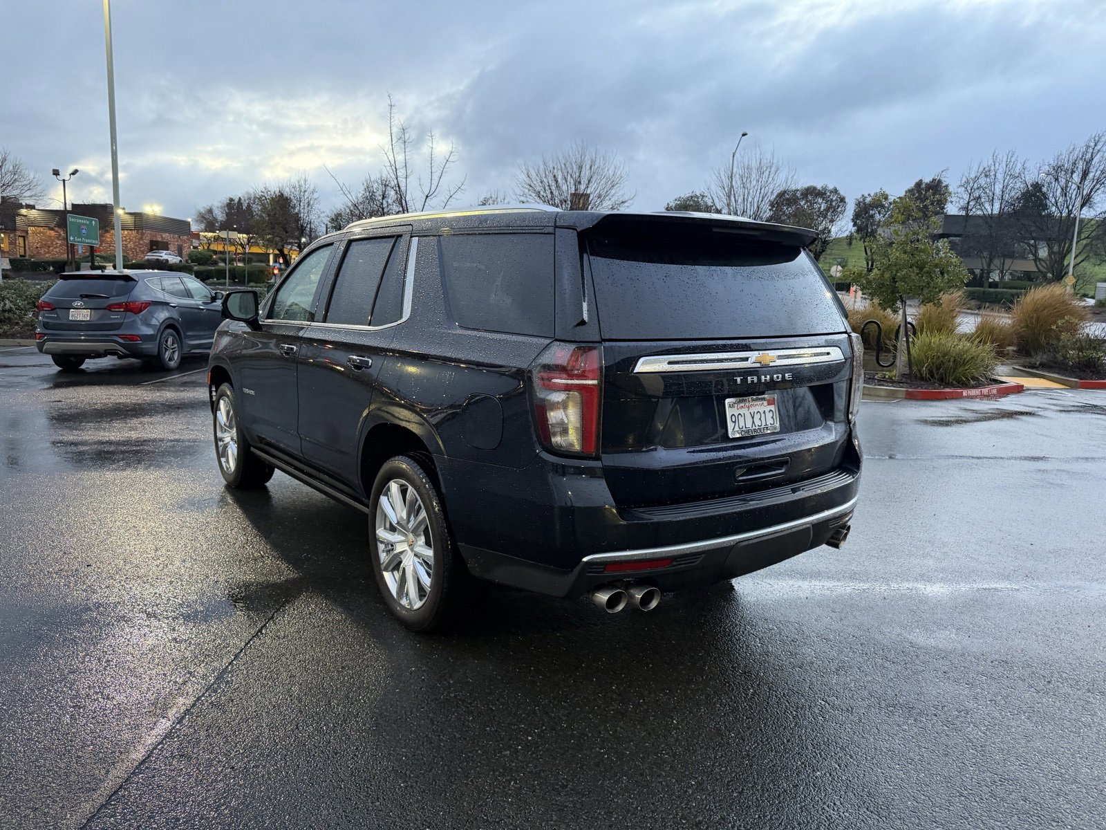 Used 2022 Chevrolet Tahoe High Country image 3