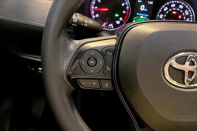 Used 2020 Toyota RAV4 XLE image 18