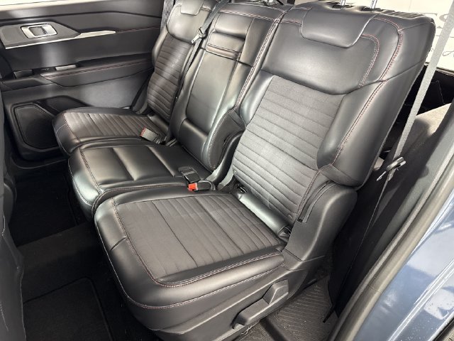Certified 2025 Ford Explorer ST-Line w/ ST-Line Street Pack AWD/4WD image 16