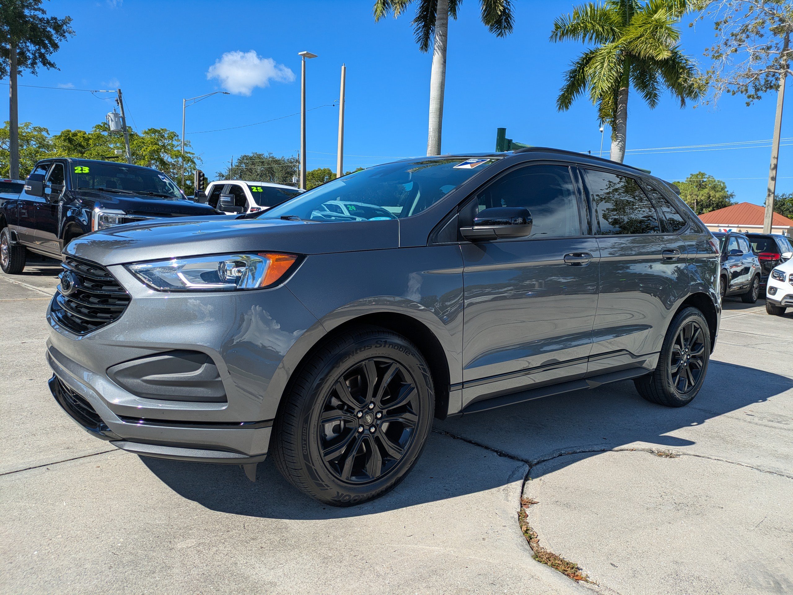 Certified 2024 Ford Edge SE w/ Black Appearance Package AWD/4WD image 7