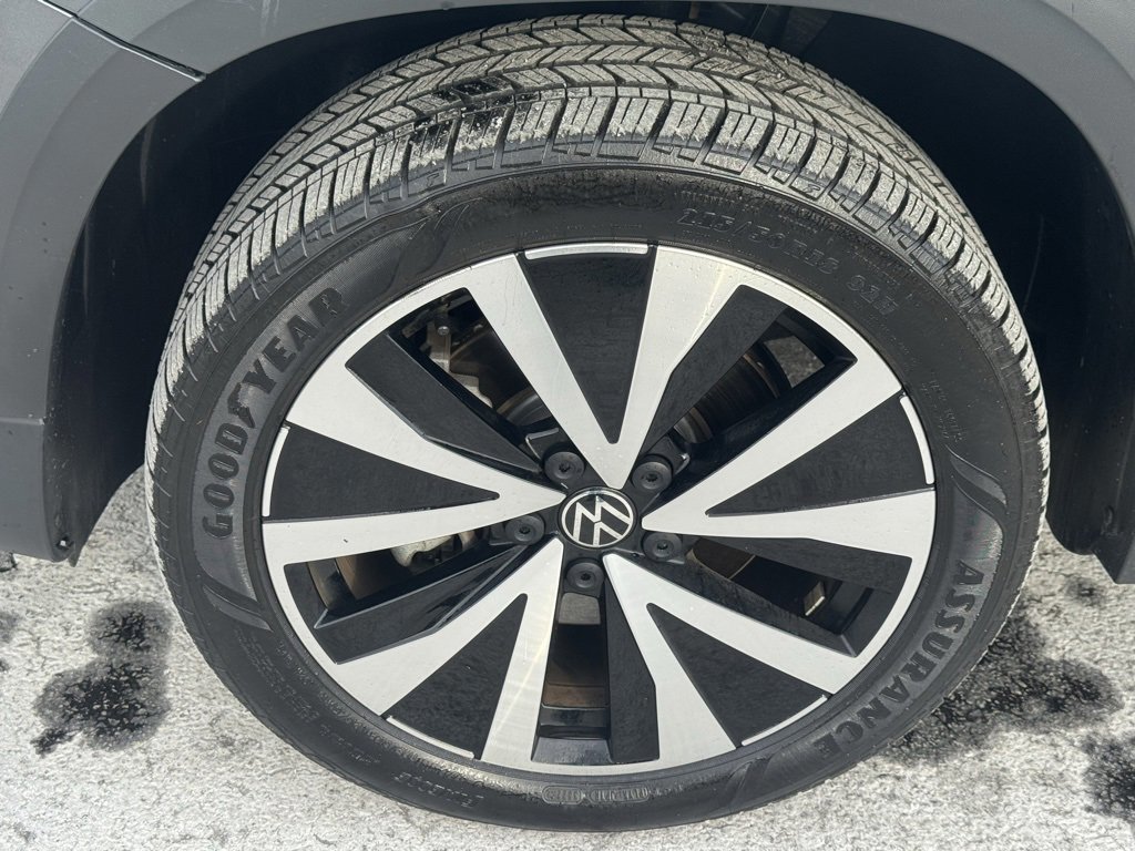 Used 2023 Volkswagen Taos SE w/ Panoramic Sunroof Package image 45