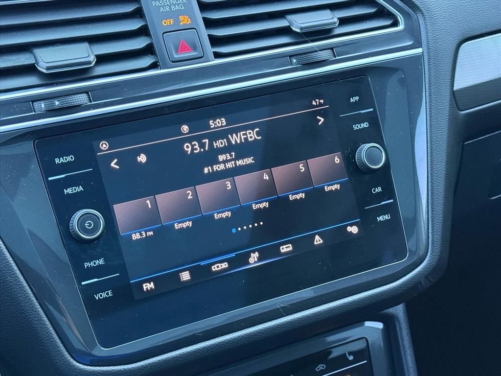 Used 2023 Volkswagen Tiguan SE w/ Panoramic Sunroof Package FWD image 20
