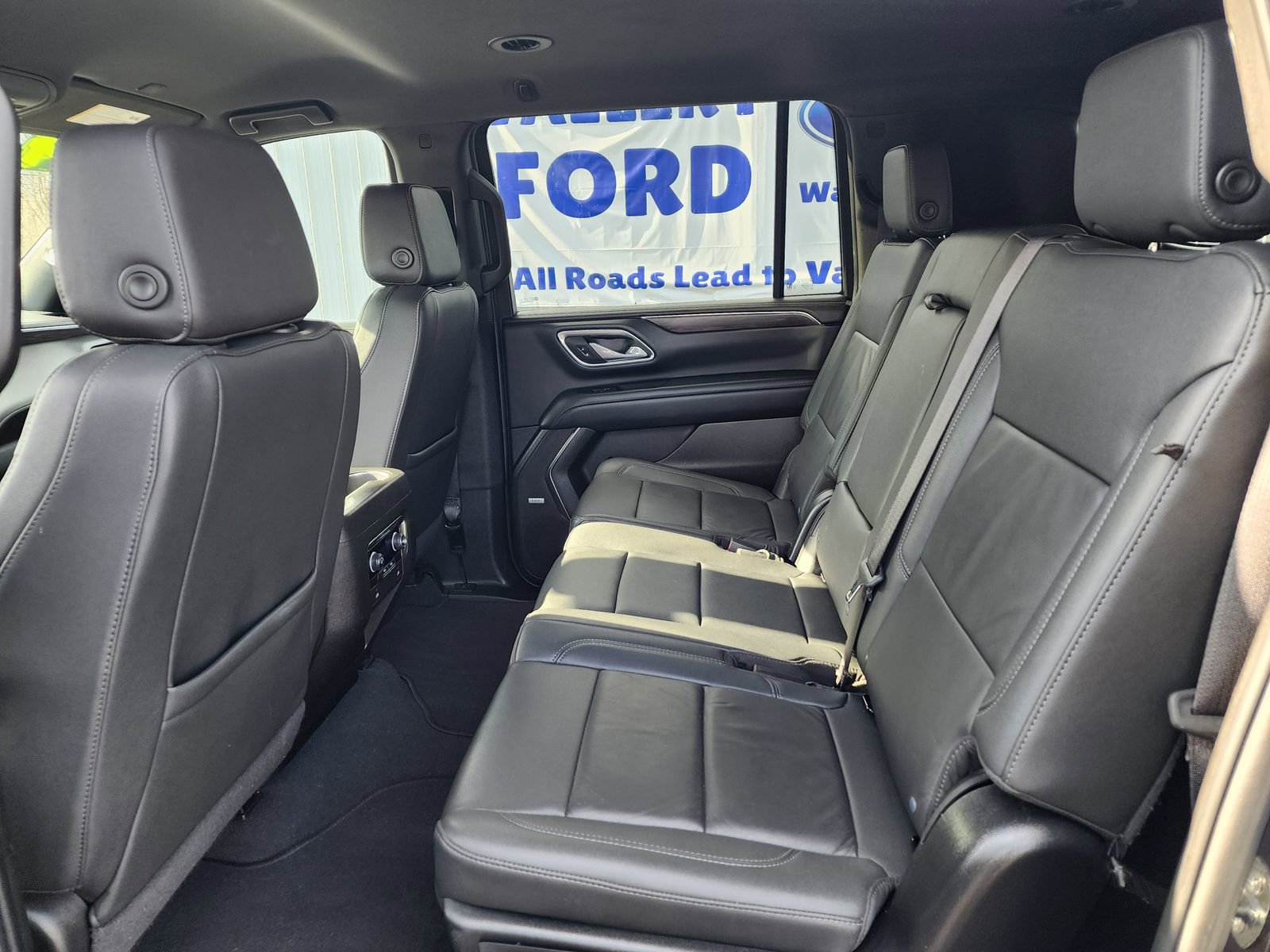 Used 2024 Chevrolet Suburban LT AWD/4WD image 22