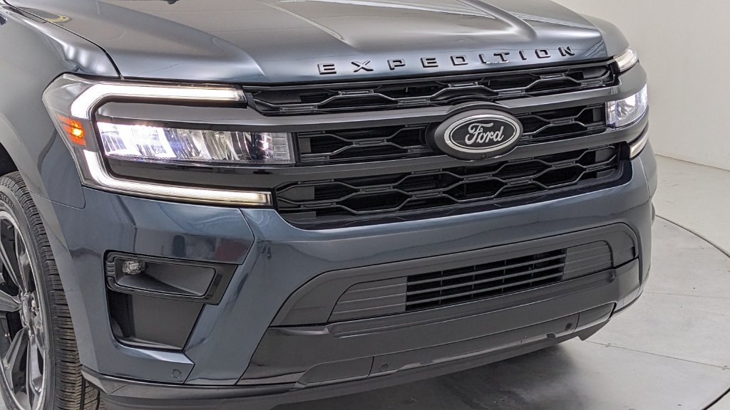 Certified 2024 Ford Expedition Limited AWD/4WD image 46