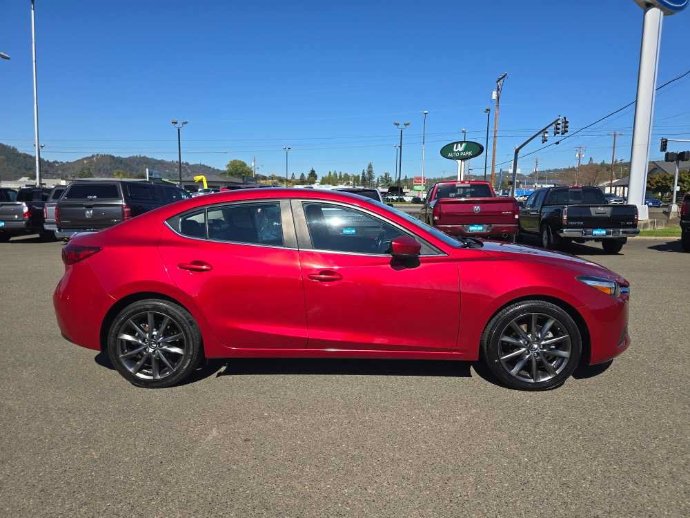 Used 2018 MAZDA MAZDA3 Touring FWD image 6