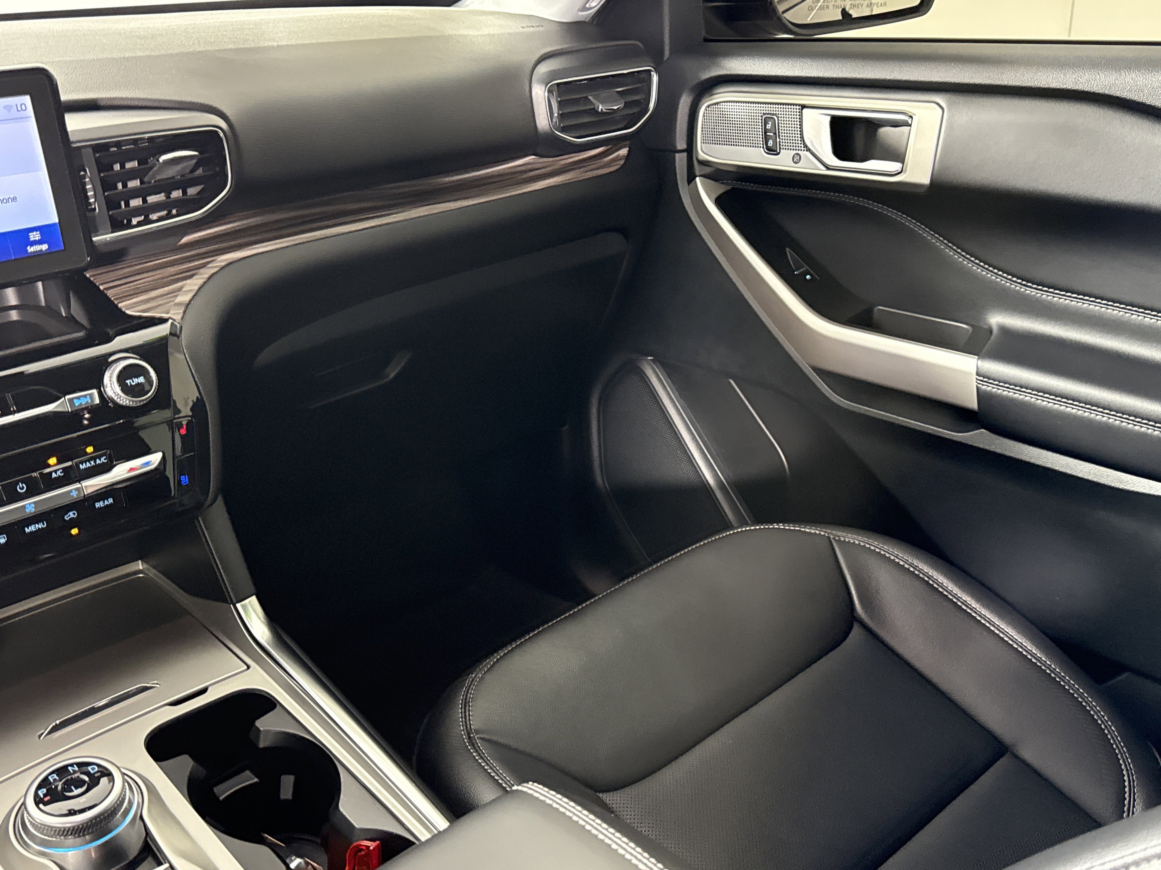 Certified 2023 Ford Explorer Limited w/ Equipment Group 301A image 11