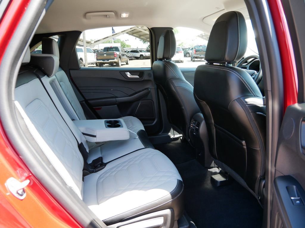 Certified 2023 Ford Escape Platinum w/ Premium Technology Package AWD/4WD image 9