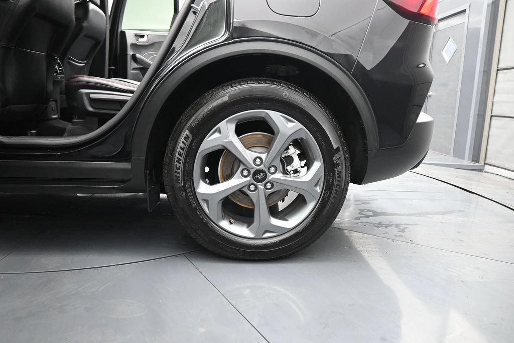 Certified 2025 Ford Escape ST-Line FWD image 19