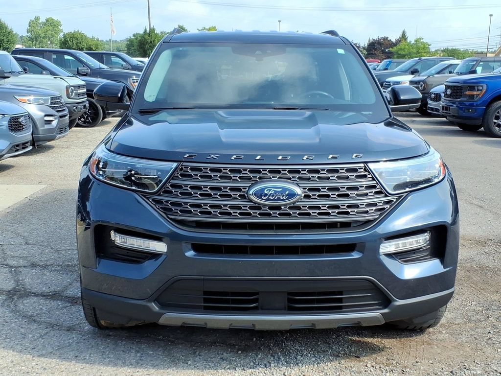 Certified 2023 Ford Explorer XLT w/ Equipment Group 202A AWD/4WD image 8