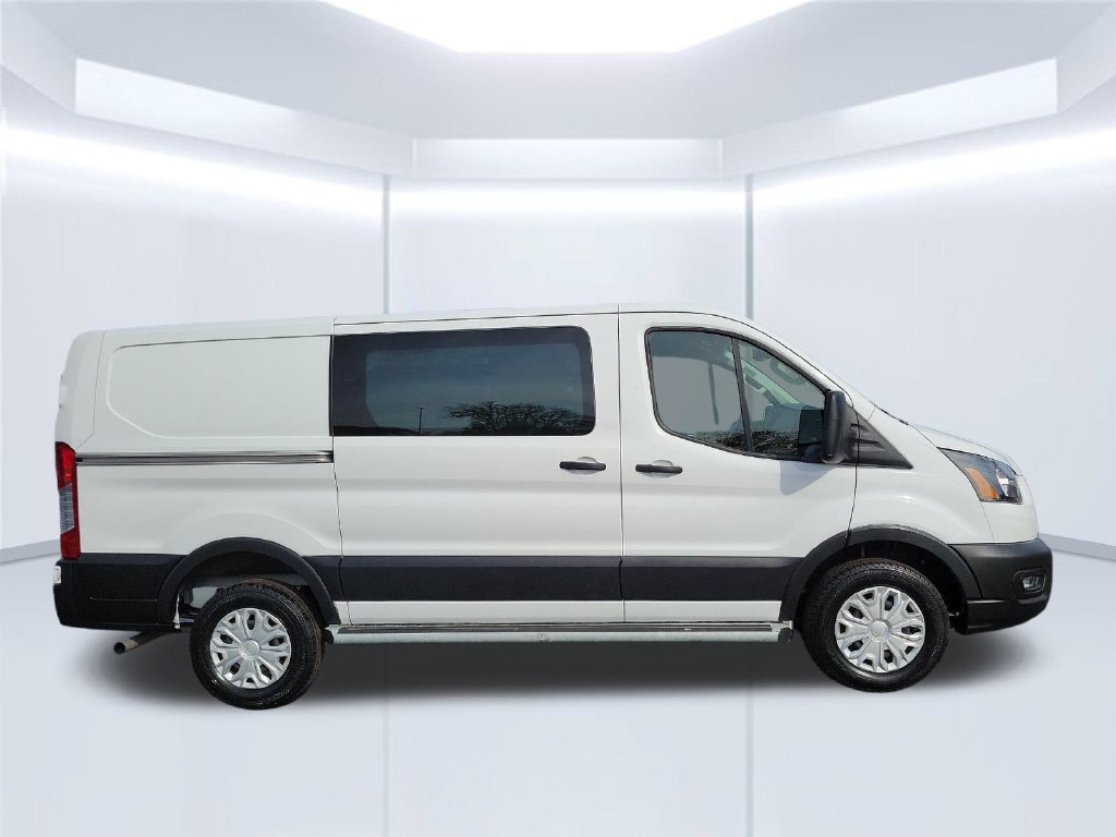 Certified 2025 Ford Transit 250 Low Roof w/ Exterior Upgrade Package RWD image 4